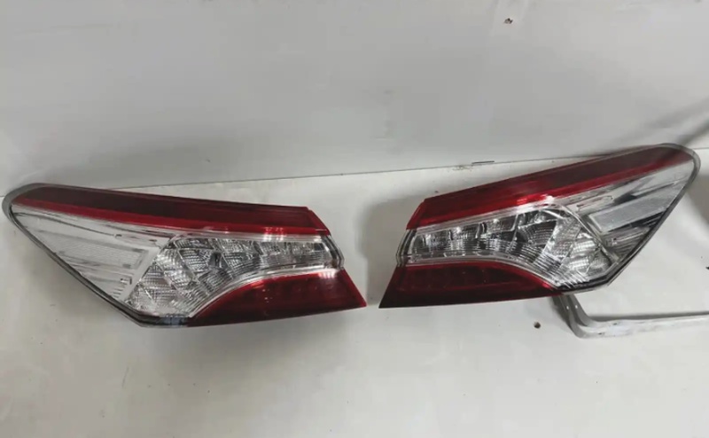 Задняя фара от Toyota Camry V75